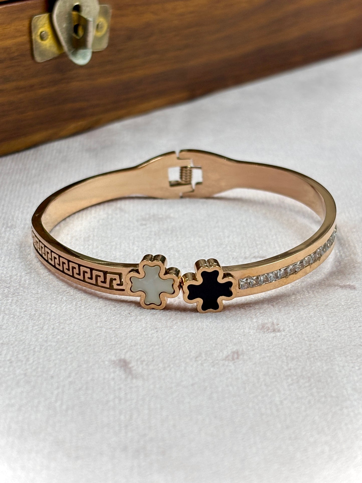 Anti-Tarnish Everyday Bracelet β Lasting Shine, No Fading