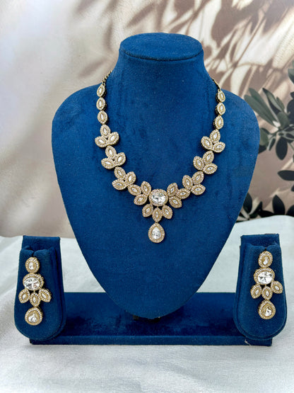 Antique Kundan Necklace Set