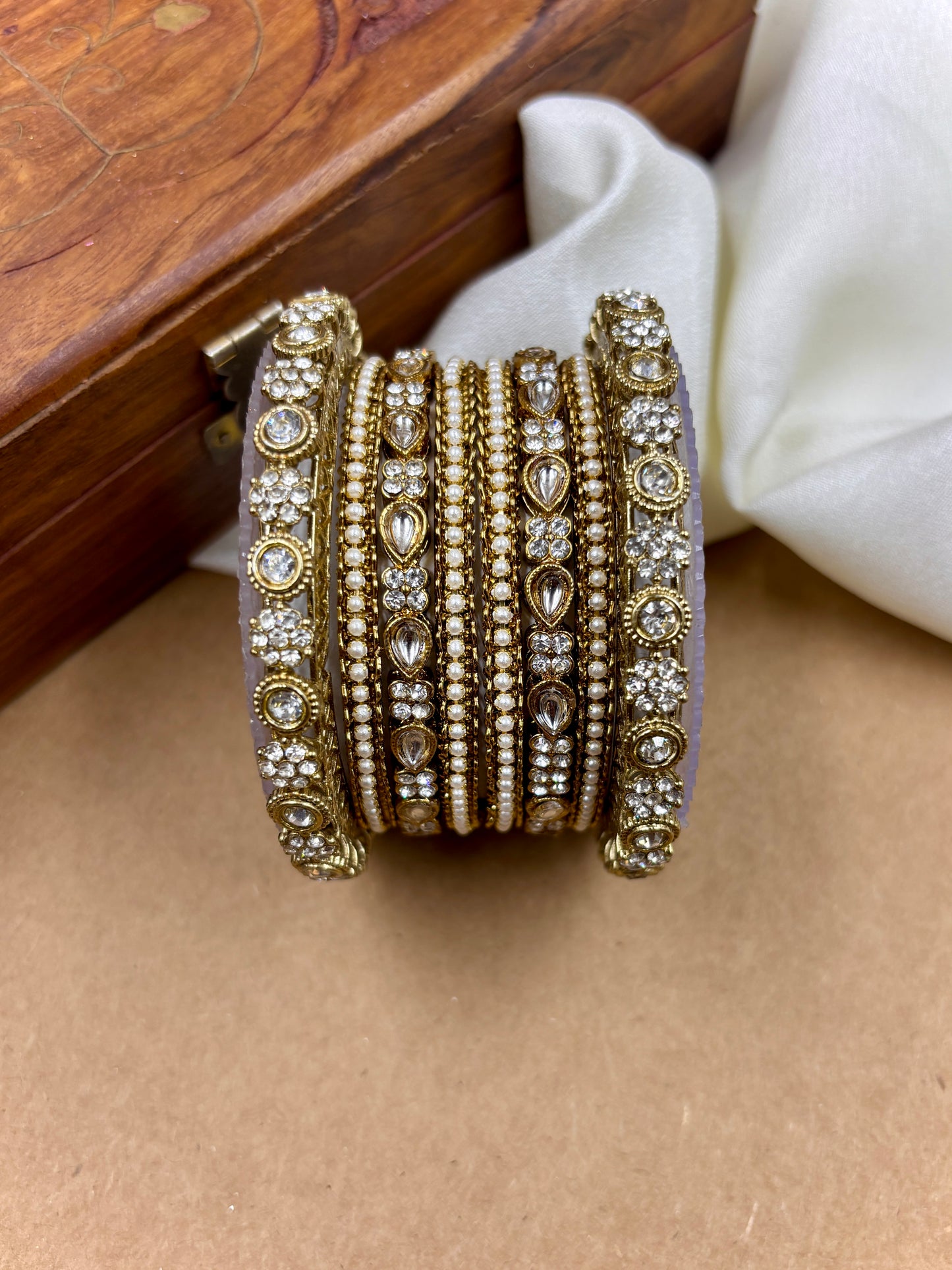 Antique Style Kundan Diamond Set