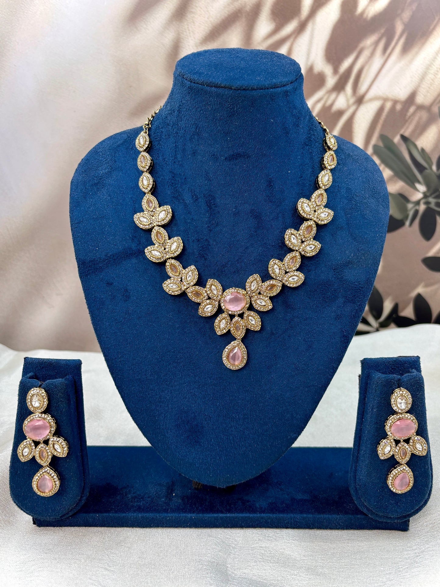 Antique Kundan Pink Necklace Set