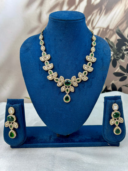 Antique Kundan Green Necklace Set