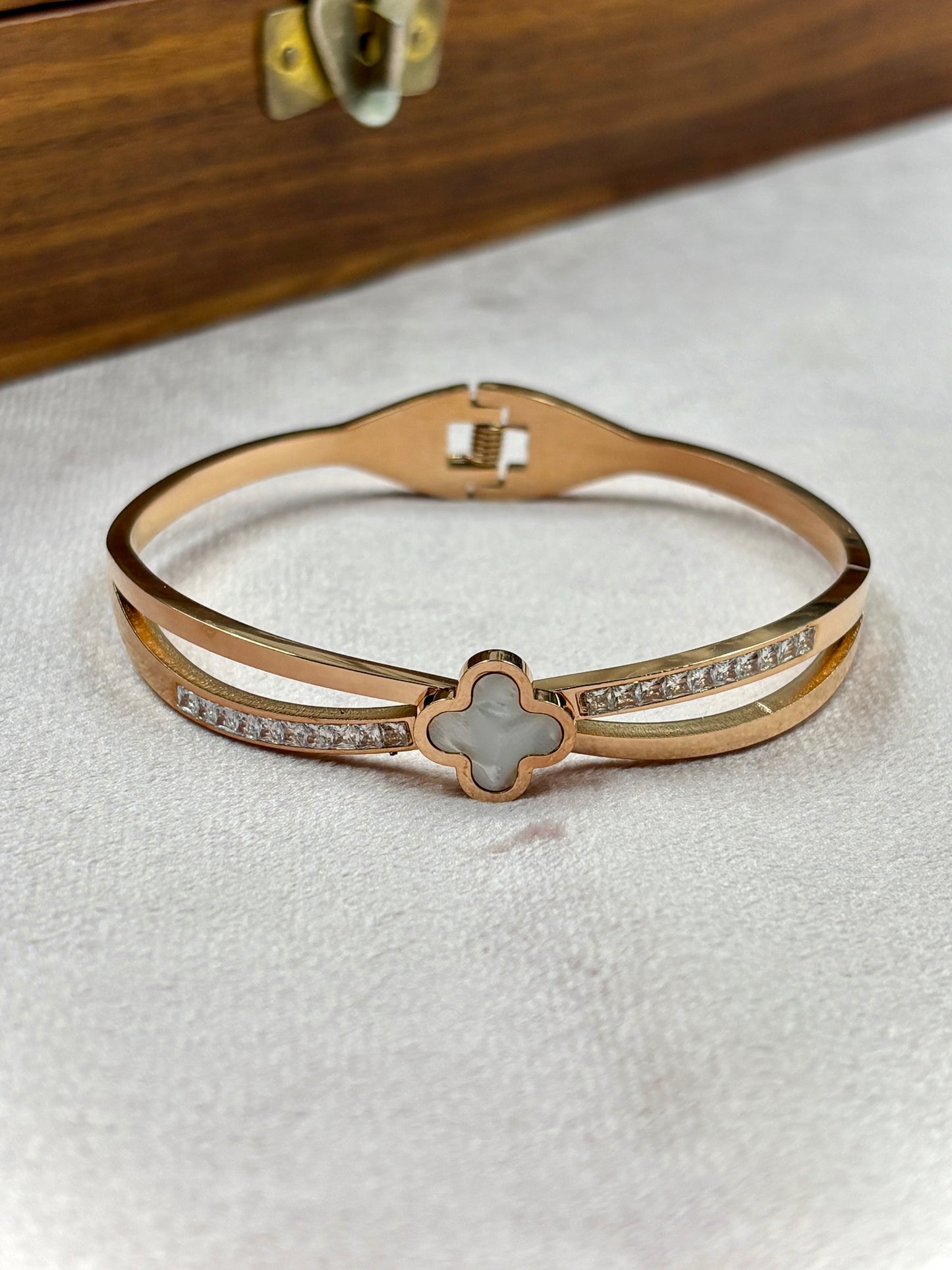 Luxury Rose Gold Bracelet for Women – Hypoallergenic Jewelry