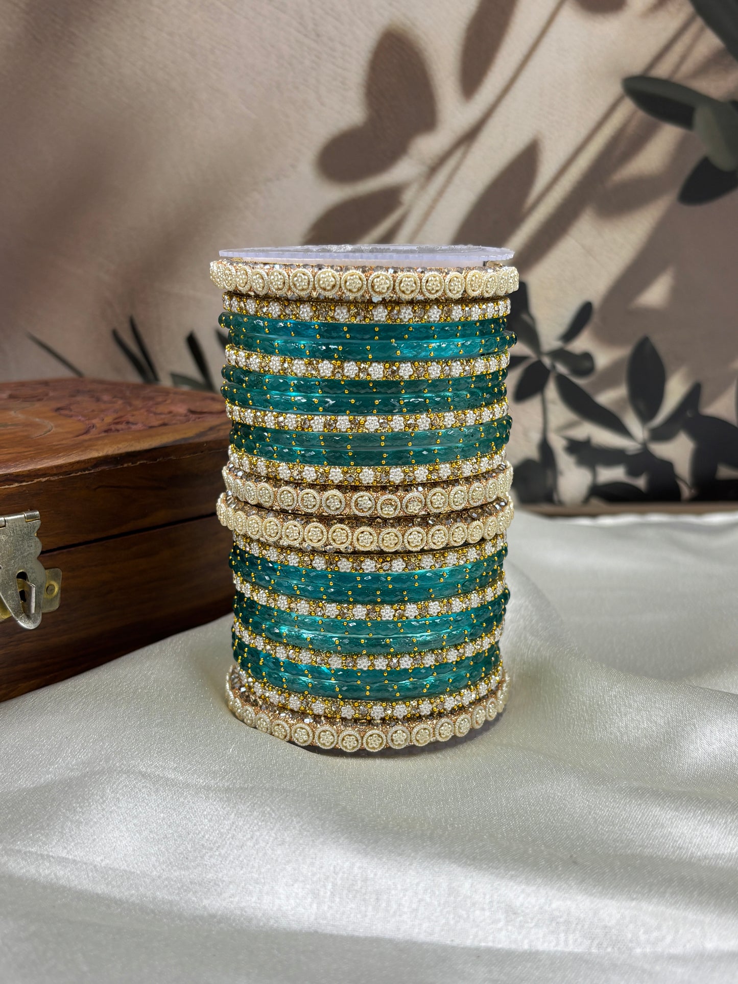 Santro Raindrop Glass Bangles Set