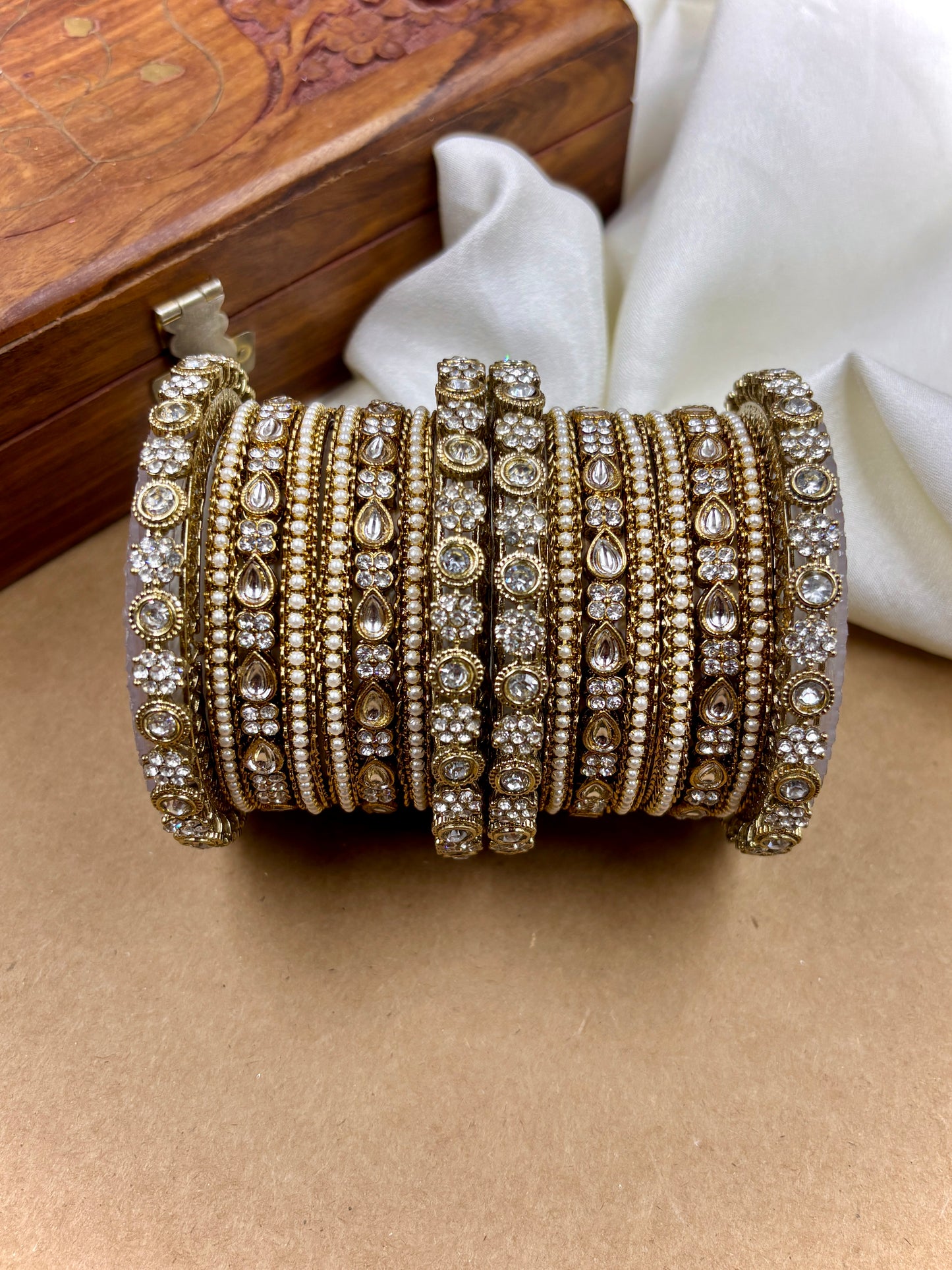 Antique Style Kundan Diamond Set