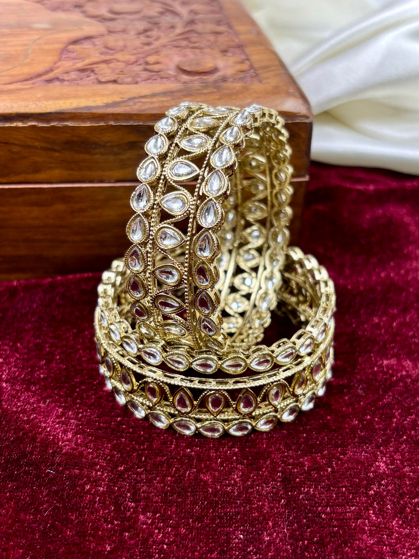 Antique Kundan Bangles Set