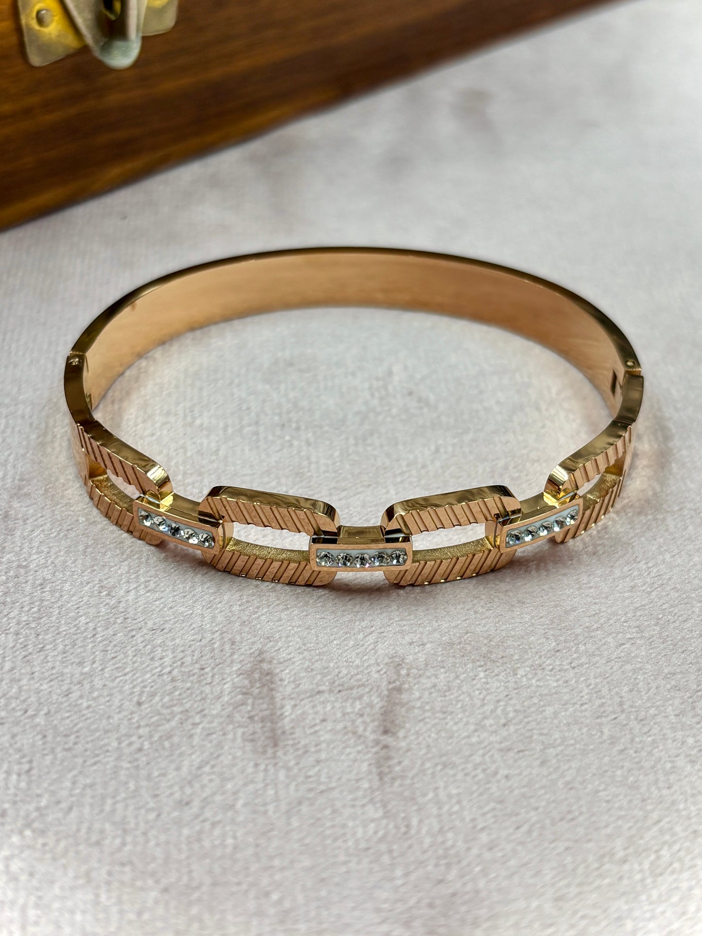 Waterproof Rose Gold Anti-Tarnish Bracelet – Perfect for Daily Wear